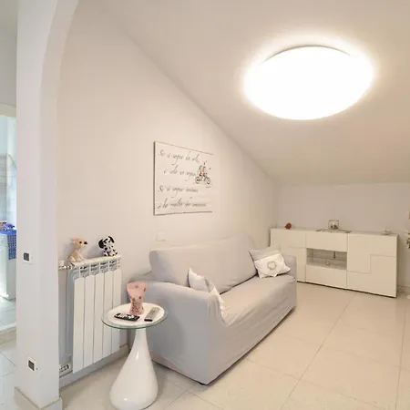 1 Bedroom Pet Friendly In * Imperia