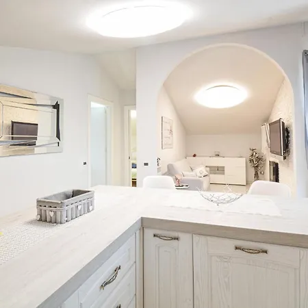 Apartman 1 Bedroom Pet Friendly In Imperia